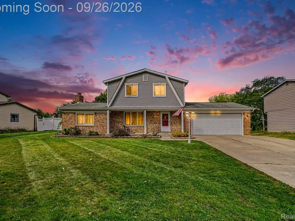 6101 Barker Dr, Waterford, MI 48329