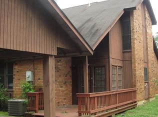 914 Retreat St E, Pineville, LA 71360