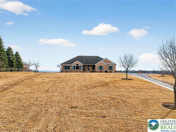 3rd image of 3338 Spring Valley Rd