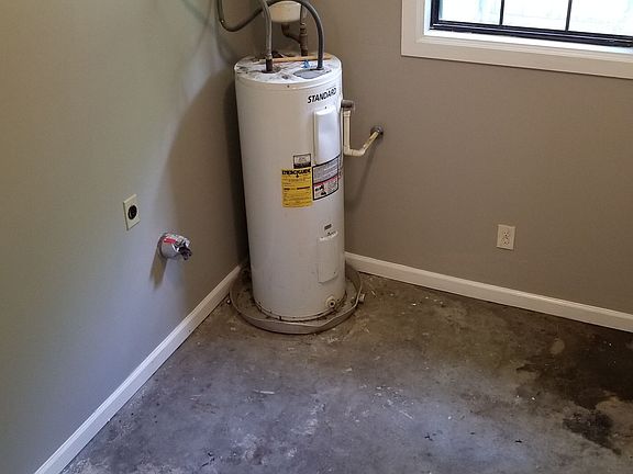 5th image of 30 Battey Dr NW