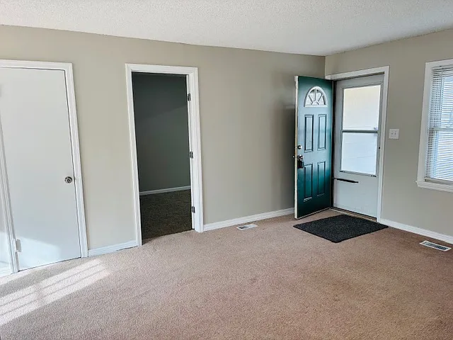 1901 S Roanoke Dr — Photo 4