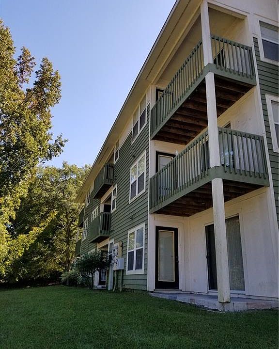 2nd image of 1001-8 Brookhollow Dr