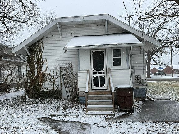 4th image of 823 Nicholas St