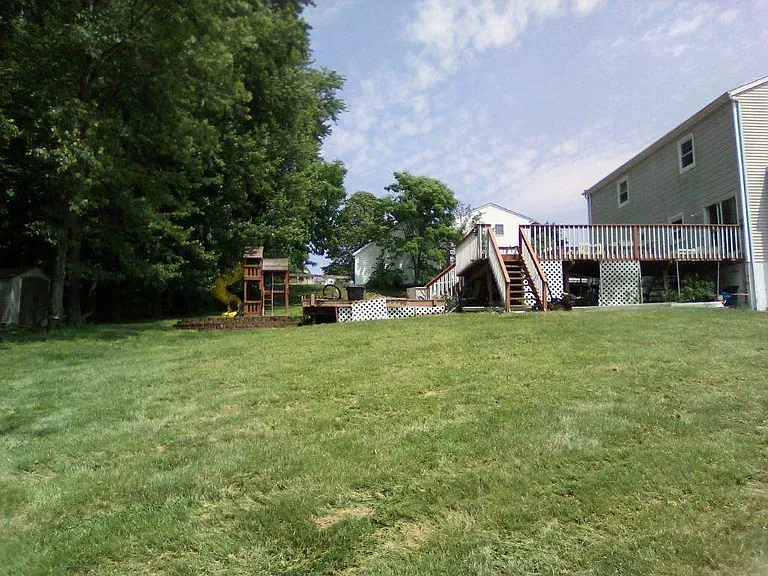 44 Clinton Dr — Photo 16