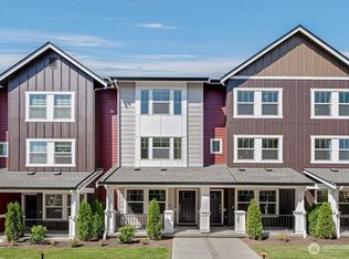19244 NE 69th Cir UNIT 104, Redmond, WA