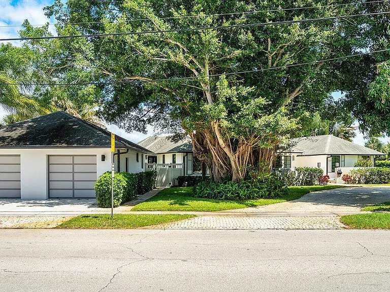 210 S Lake Dr — Photo 40