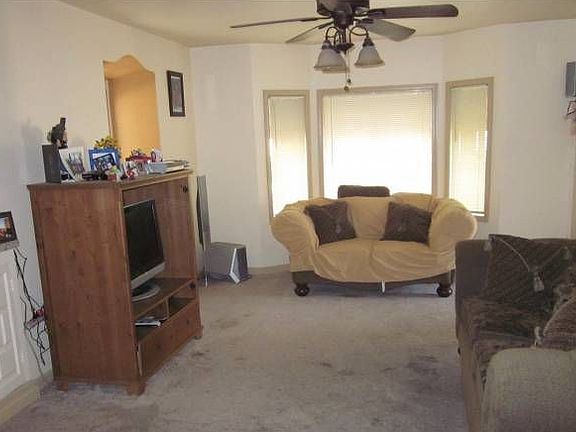 3rd image of 350 W Broadmoor Blvd