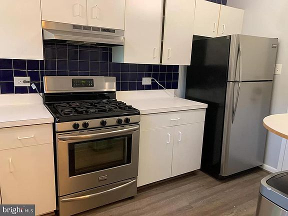 4th image of 10620 Weymouth St APT 102