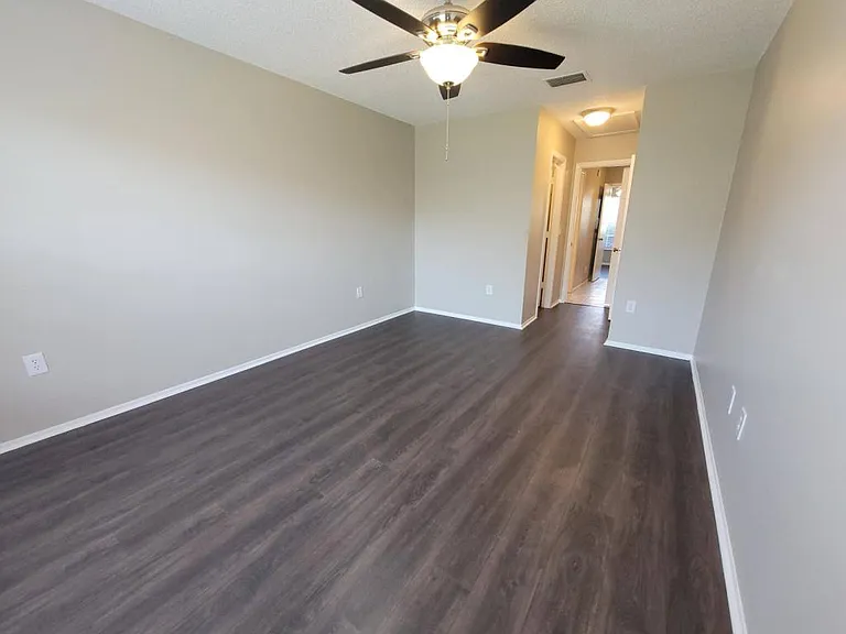 2917 Wainwright Ct — Photo 14