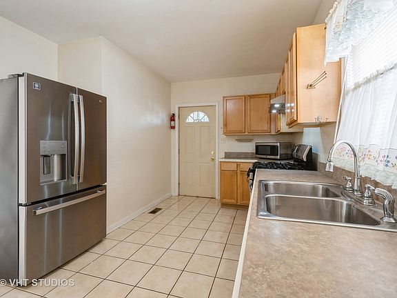 4th image of 9108 S Kingston Ave