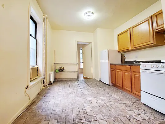 Rented by Rentall Group Inc | media 10