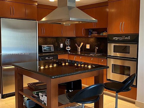 5th image of 300 Euclid Ave APT 209