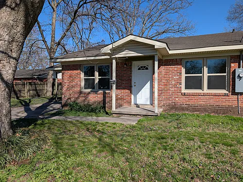 1120 W Monroe Ave #2 Photo 1