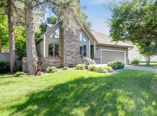 16375 Adret Ct, Eden Prairie, MN 55346
