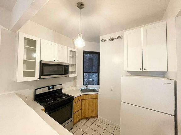 2nd image of 413 E 90th St #3E