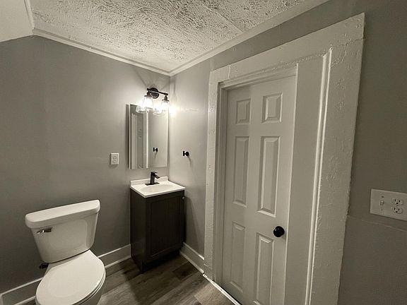 5th image of 2912 N Kenwood Ave #2912
