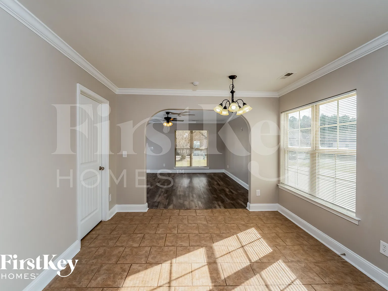 4 bed, 2.0 bath, 1700 sqft, $1,905 — Photo 4