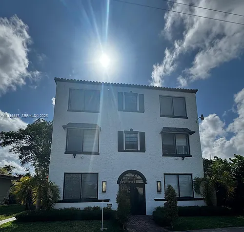 444 Ponce De Leon Blvd #7 Photo 1