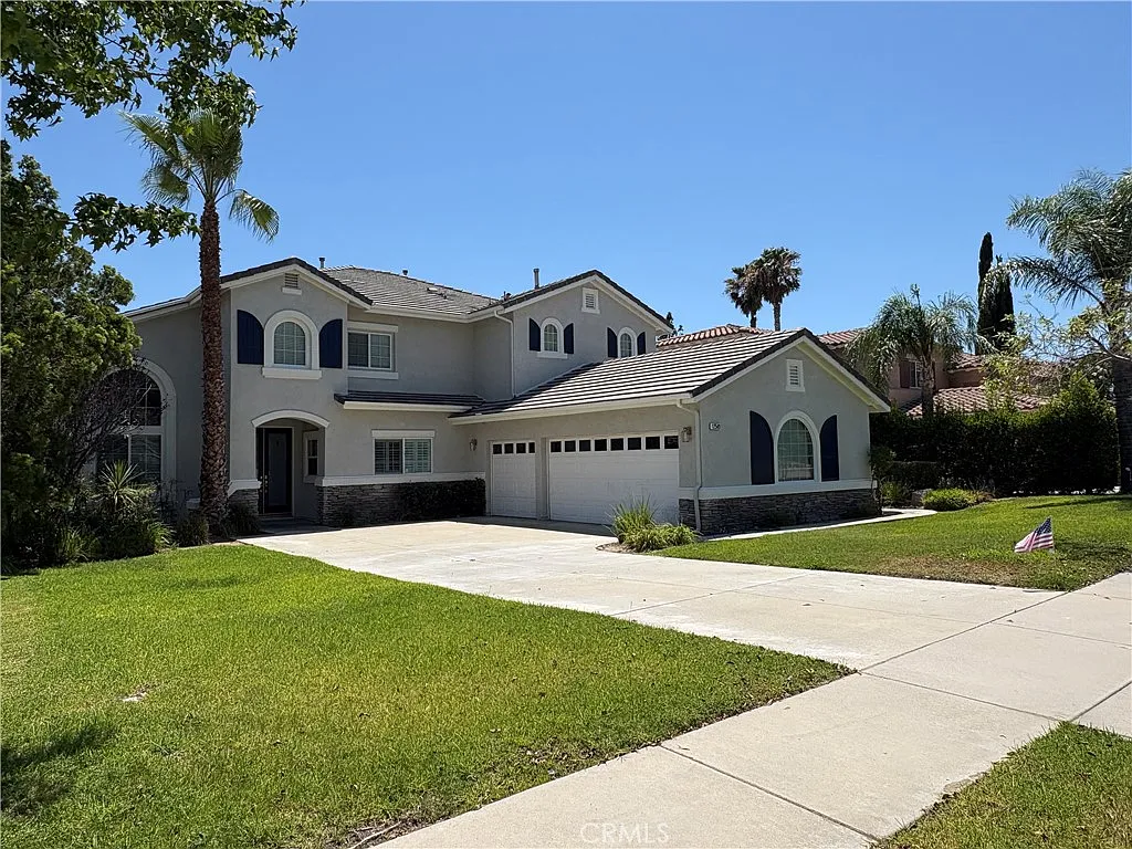 5 bed, 3.5 bath, 3515 sqft, $4,995 — Photo 2