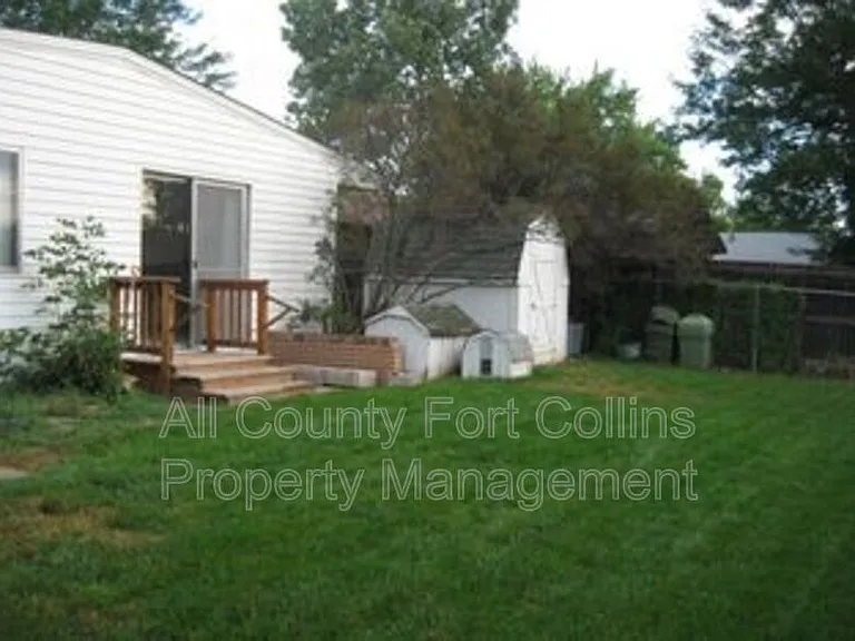 1208 Baker St — Photo 16