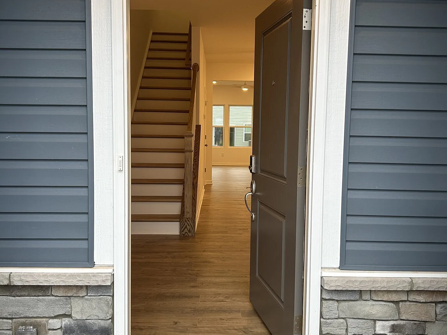 3 bed, 1762 sqft, $1,850 — Photo 2