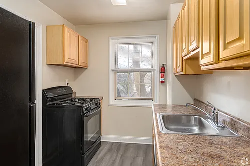 Samester Apartments Photo 1
