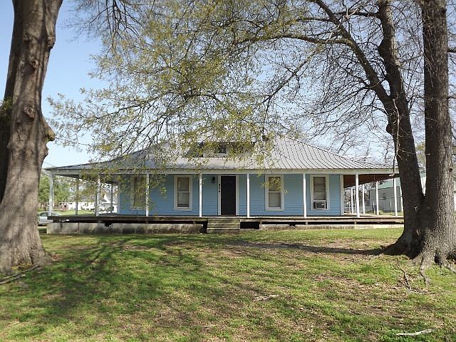 1st image of 806 3rd St