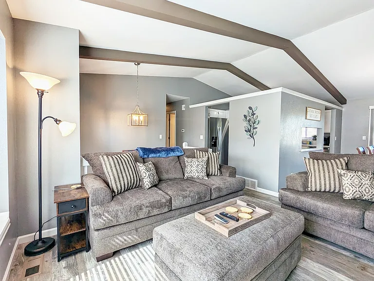 3330 Mirage Dr — Photo 44
