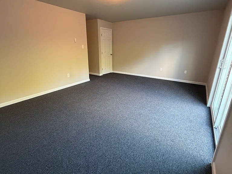 50 Eton Ct — Photo 19