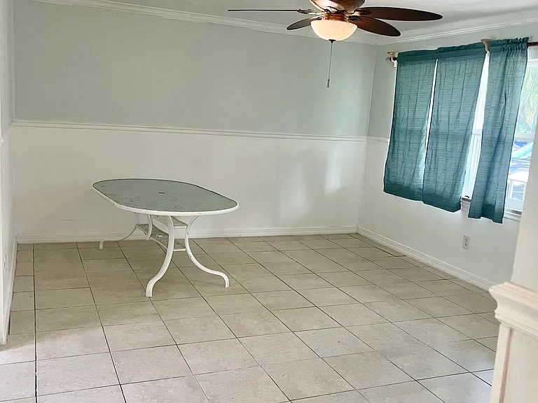 225 Avacado Ct #4 — Photo 8