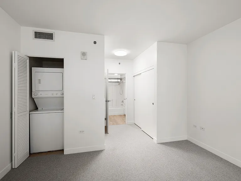 425 W Beech St #312 — Photo 13