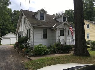 598 Feura Bush Rd, Glenmont, NY 12077