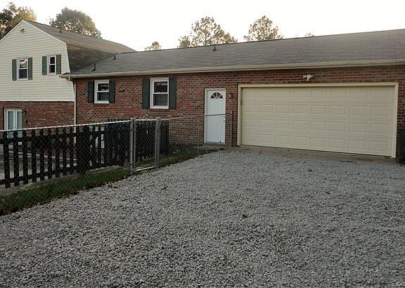 3rd image of 1715 Davis Ln