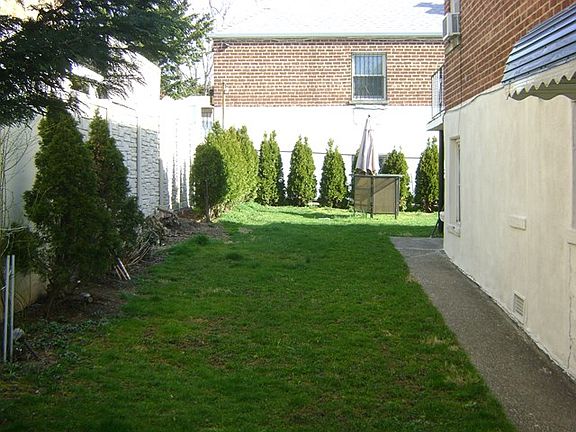 3rd image of 817 Waring Ave