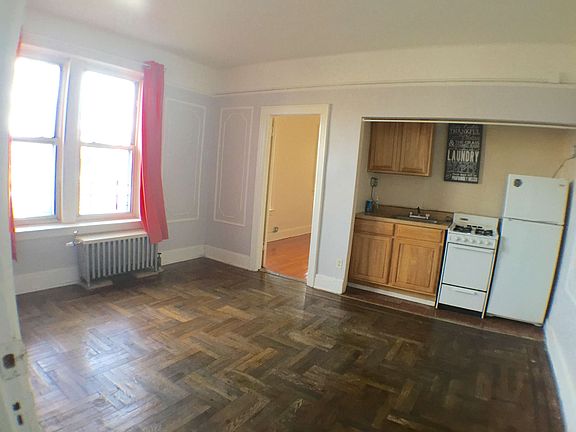 2nd image of 4812 46th St APT D4