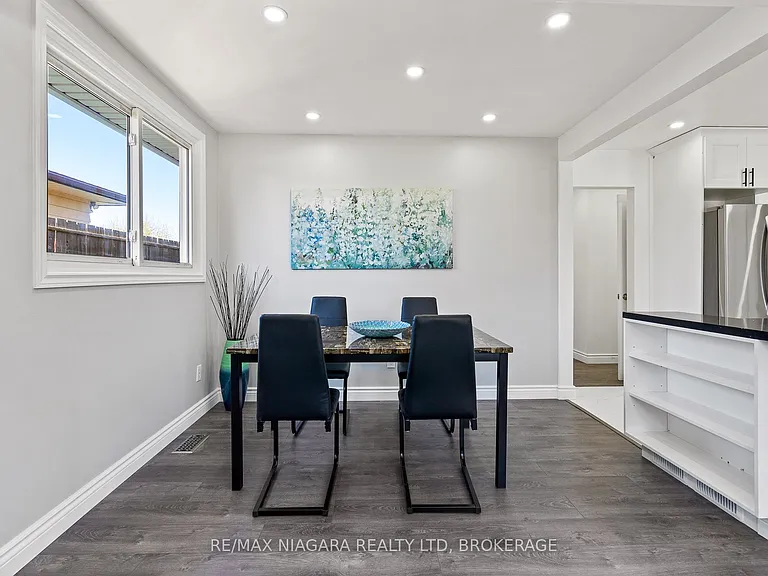 8235 Paddock Trail Dr #UPPER — Photo 6