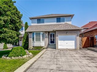 357 Acadia Dr, Hamilton, ON L8W 3L7