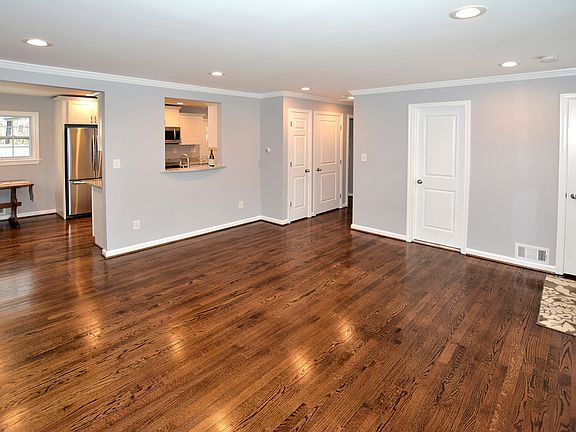 4th image of 7201 Valleycrest Blvd