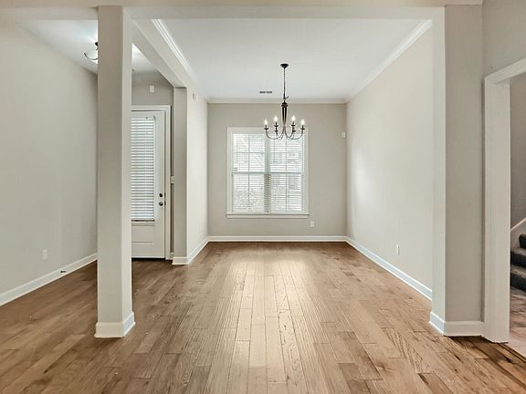5th image of 7915 Country Lake Dr