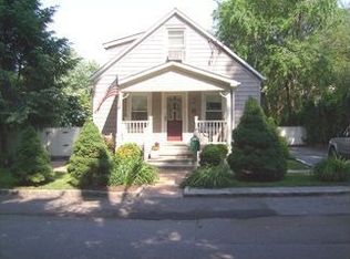 44 Lake Ave, Oyster Bay, NY 11771