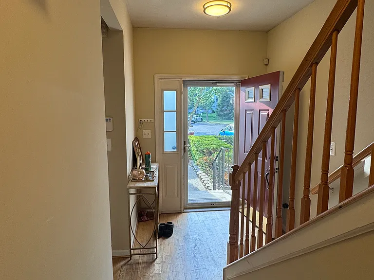587 Brittany Cir — Photo 5