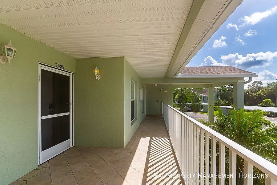 Resort-Style Sarasota Living at Stoneybrook Arbor Greens — Photo 3