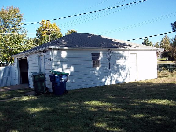 3rd image of 8592 Southaven Cir E