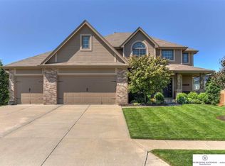 18701 Edna St, Omaha, NE 68136