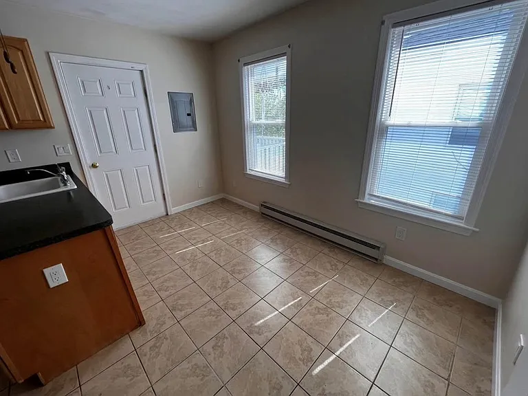 120 Summit St #2 — Photo 4