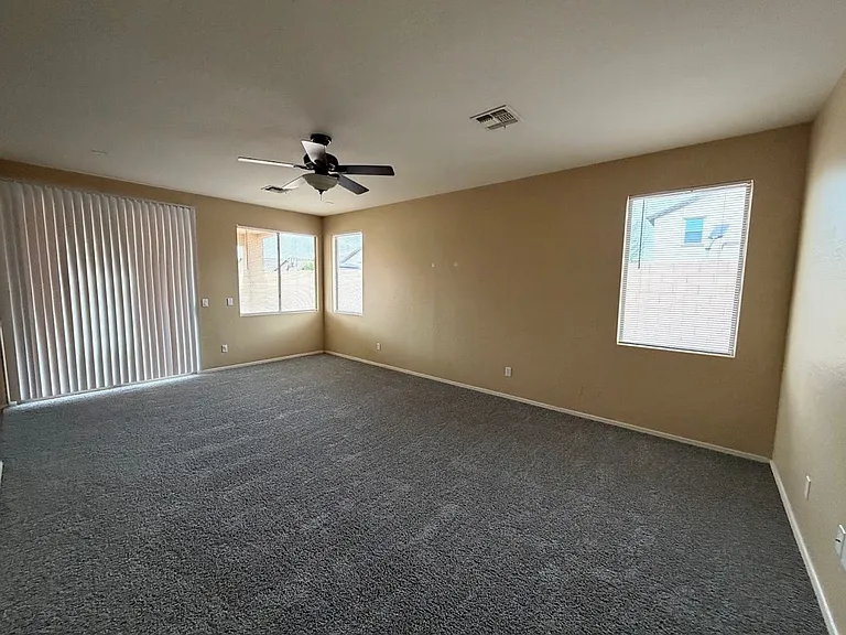 3202 S 104th Ave — Photo 6