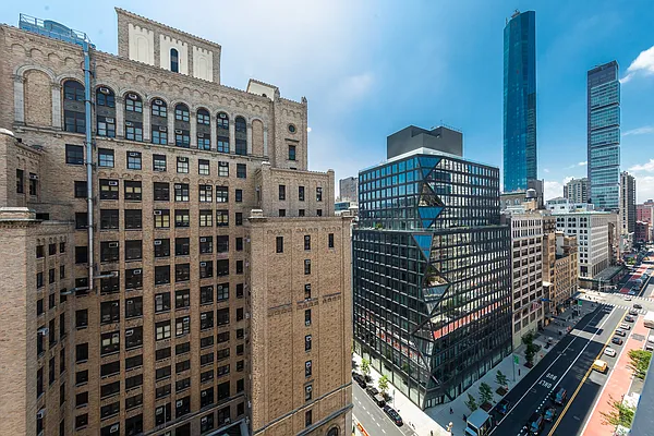 Sold by Compass | media 17