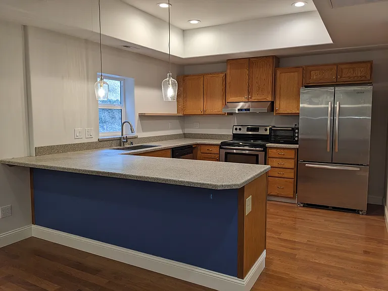 NW Ivy Dr — Photo 2