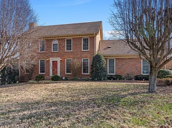 125 Paradise Dr, Hendersonville, TN 37075