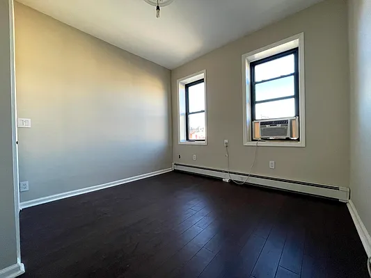 Rented by Triplemint | media 16